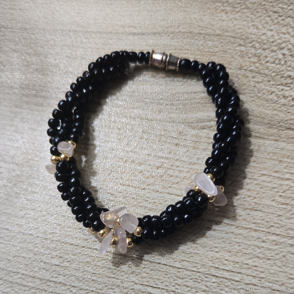 Vintage Black Seed Bead and Rose Quartz Chip Beaded Bracelet